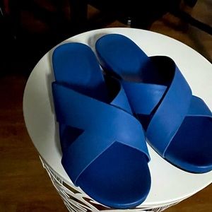 Banana Republic Ladies slides.